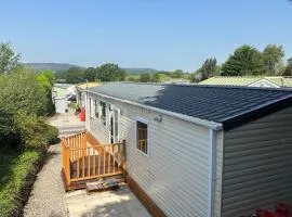 2 Bed Caravan-Sleeps 6-Pet Friendly