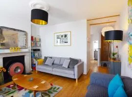 Style Meets Soul - Famous Art House Close To Centre - Free Parking