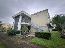 Palm Cabanas Resort, hotel in Arayat