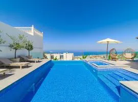 Casa Roque del Mar Private Villa with Heated Saltwater Pool, Jacuzzi & Ocean Views