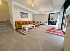 Ocean Escape Luxury Duplex With Sea View & Pool, hotel in Tamraght Ouzdar