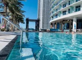 Beautiful Beach front condo with Top Amenities
