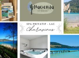 L'HACIENDA spapoollake, hotel in Charavines