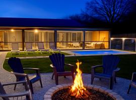 Kings Woods Lodge - Nature Resort & Venue in Wine Country、Kingsvilleのシャレー