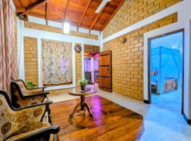 purple villa, hotel in Mirissa