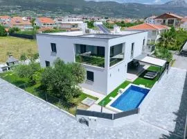Villa Castelli, Family Holiday House with Private Pool