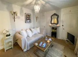 Large luxury boutique 'Duke apartment' In historic centre