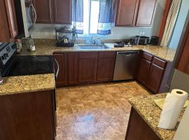 Nice Basement room in the house, Hotel in Medina