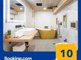 Spa Oasis in Toronto's Heart-Free Parking! and Pet Friendly, spa hotel in Toronto