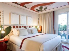 Grand Hôtel Roi René Aix - MGallery Collection، فندق في آكس أون بروفانس