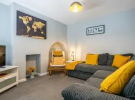 4 Bed Family & Contractor House with Games Room!