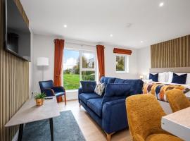 Cherry Lodge by Escape Ordinary, hotel in Coleraine