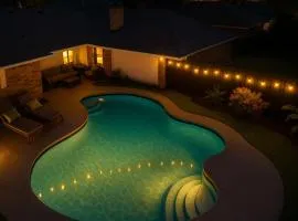 Plano Hideaway Relax, Swim and Play Together