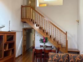 Ático dúplex en Plaza de Trascorrales, ξενοδοχείο στο Οβιέδο