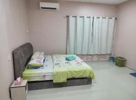 Home in Puchong Mahligai Achmed Homestay