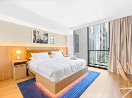 Upscale Studio - Free Parking & City Skyline Views