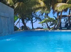 Propriété entière face au lagon, piscine, cuisine & wifi rien que pour vous Le Boraha Beach Lodge 90 m2