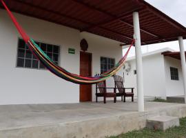 Villa Agustina en Villas Camino Real cerca de las dunas de Chachalacas, hôtel à Ursulo Galván