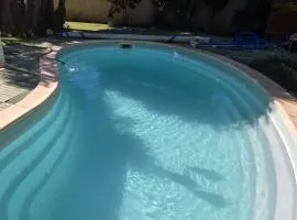 Villa cosy avec piscine au calme entre mer et montagne