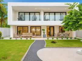 Luxury Beachfront in Playa Tivives, Puntarenas with Ocean Views,Pool