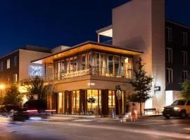 The Cabins at East Austin Hotel