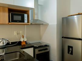 Moderno apartamento cerca del WTC y MVD Shopping, Hotel in Montevideo