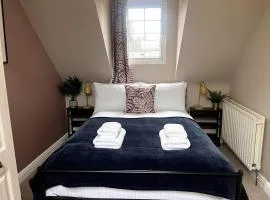 Hazel House - Cosy 2 bedroom house with parking near to Oxford