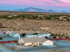 4BR Desert Oasis near Valley and Vegas