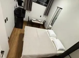 Kitnet nova ao lado de tudo que você precisa