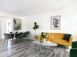 Luxury 3BR Condo Near Americana and Galleria