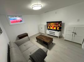 Modern 2 Bedroom Suite, Excellent Location Near Downtown & Airport，位于基奇纳的酒店