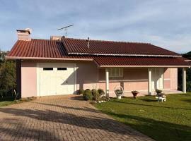Omma's Haus - Casa de Vó perto de Gramado, hotel en Morro Reuter