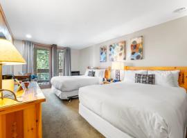 Cozy Northstar Village Escape w Forest Views Easy Lift Access Alpenglow Vista by AvantStay, ξενοδοχείο σε Truckee-Tahoe Airport