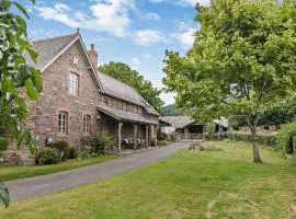 2 Bed in Pencelli BN281