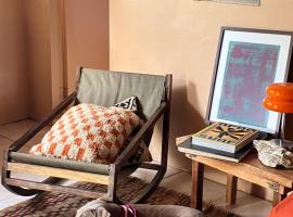 Magic Seaweed House Forever Offline, Hotel in Alegria