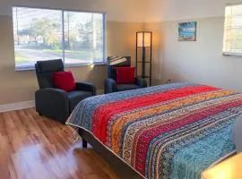 Lazy Cuckoo Inn - Sleek and Stylish Studio Apartments
