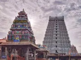 Near by Annamalaiyar temple 2 Home stay
