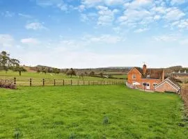 3 Bed in Lower Rochford 94240