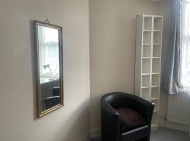 Resting and Staying, hotel in Birmingham