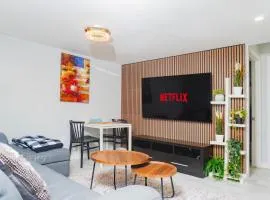 Entire Superior 2-bedroom private suite