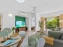 Urban Tropics Modern Resort Apartment near Cairns CBD