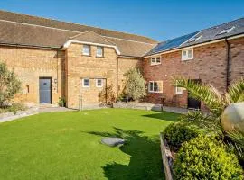 2 Bed in Newport 90244