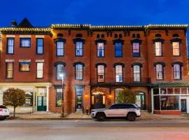 The Woodford Hotel
