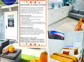Fancy Studio Private Entrance