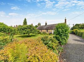 2 Bed in Nr Amble CN049, hotel in Acklington