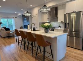 Cozy 3 Bedroom Denver Home by Mile High Stadium and Downtown!, hotel en Denver