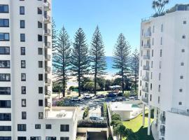 Luxury Coolangatta Sub-Penthouse Beach Abode, hotel in Gold Coast