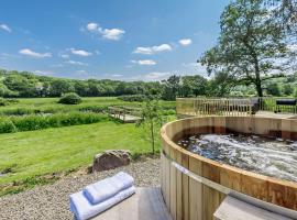 4 Bed in Weare Giffard 92236, hotel in Weare Giffard