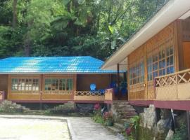 Lembah Biru Lagoon, hotel di Manda