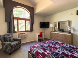 Cozy Attitash Getaway-Hotel Room-Pool-Hot Tub, Hotel in Bartlett